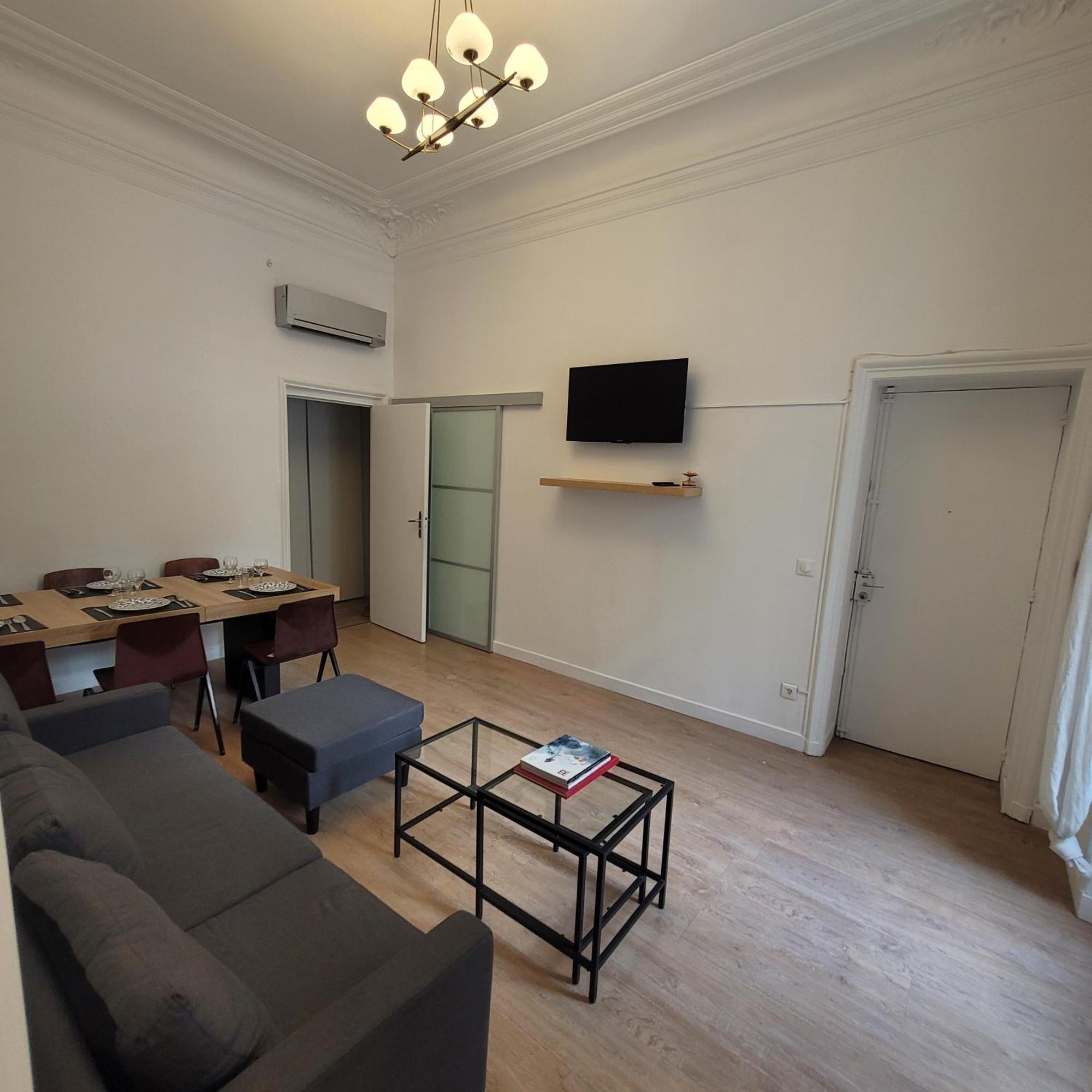 Bel Appartement Champs Elysees Avec 2 Chambres パリ エクステリア 写真