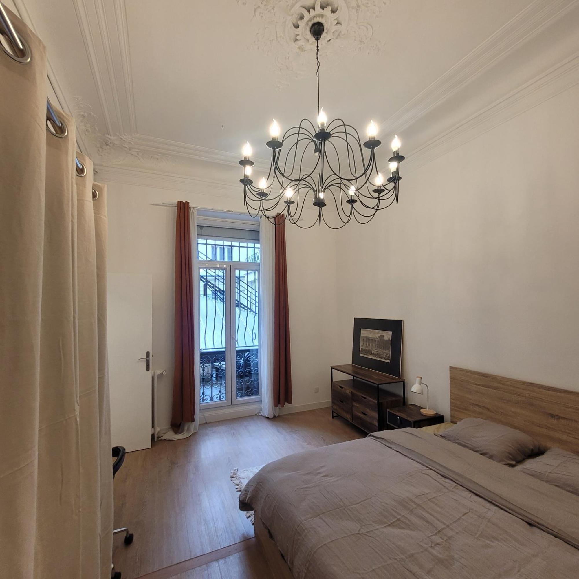 Bel Appartement Champs Elysees Avec 2 Chambres パリ エクステリア 写真