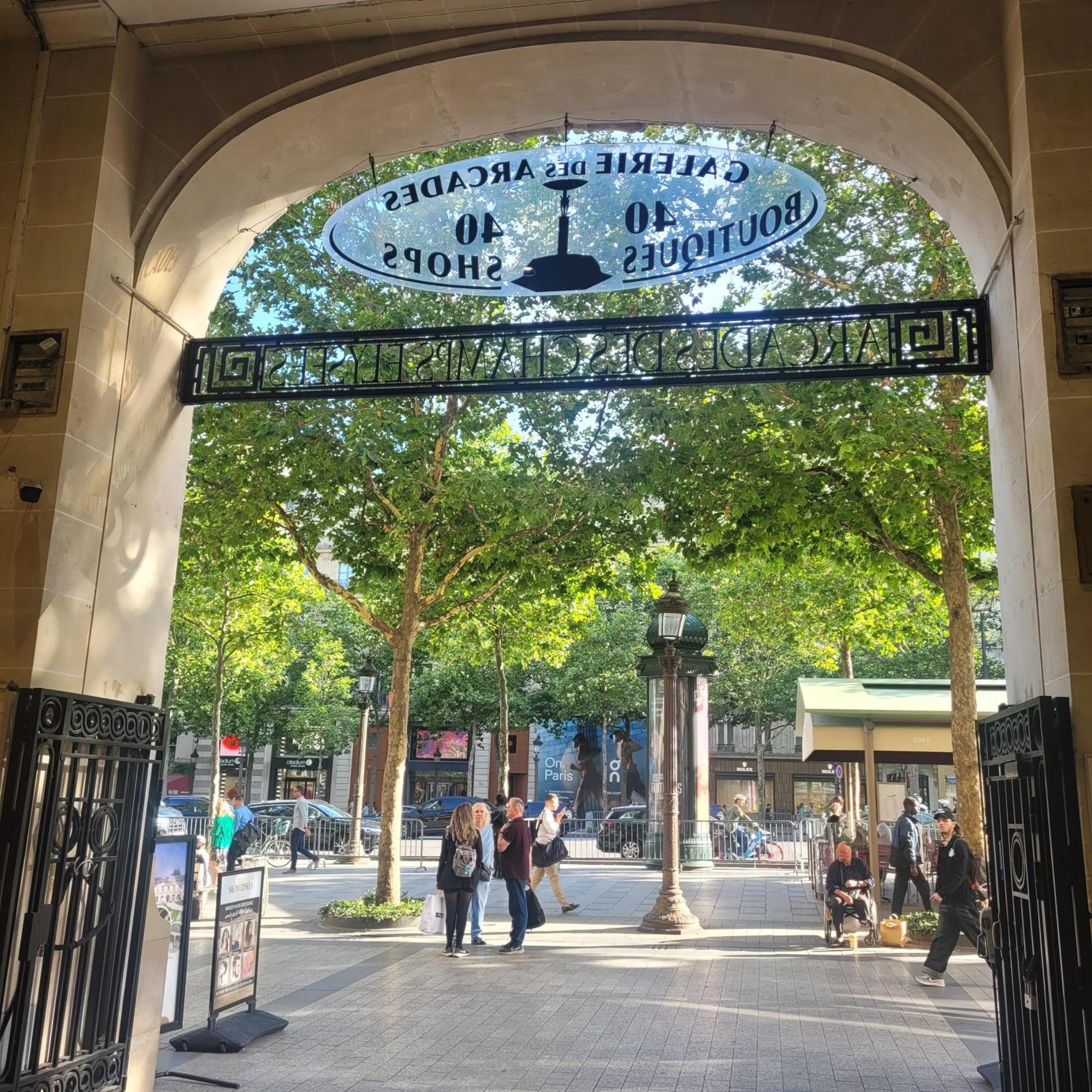 Bel Appartement Champs Elysees Avec 2 Chambres パリ エクステリア 写真